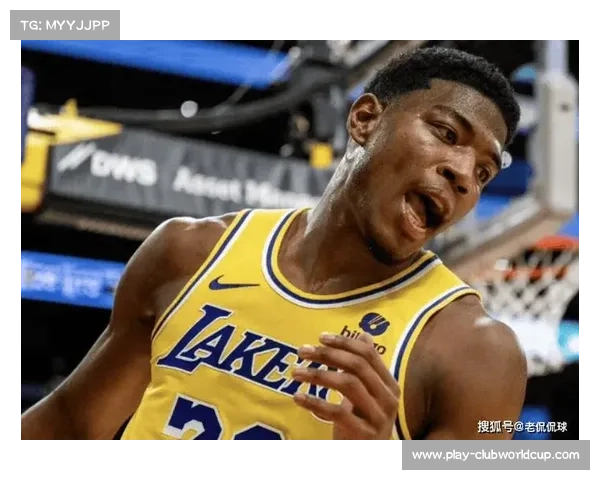 湖人多人缺阵遭22分惨败 詹姆斯再创历史布克24分引争议